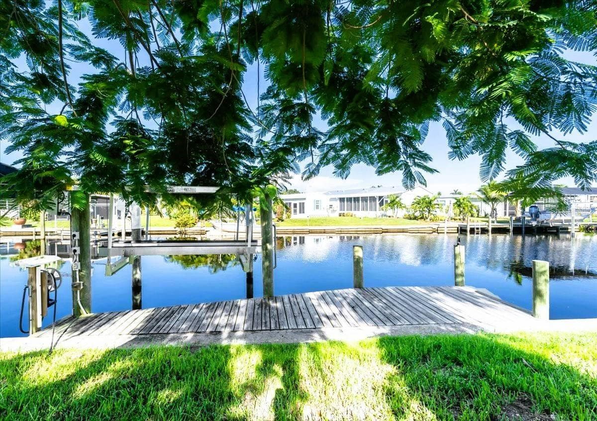 Manufactured Home at 3127 BAYSIDE PKWY, PUNTA GORDA, photo 9 of 47
