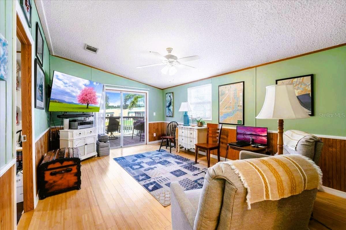 Manufactured Home at 3127 BAYSIDE PKWY, PUNTA GORDA, photo 19 of 47