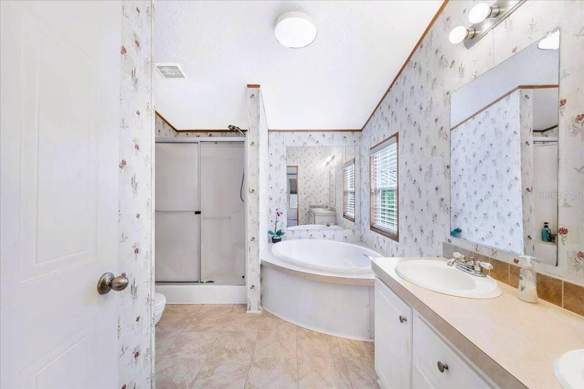 Primary Bathroom - 3127 BAYSIDE PKWY, PUNTA GORDA