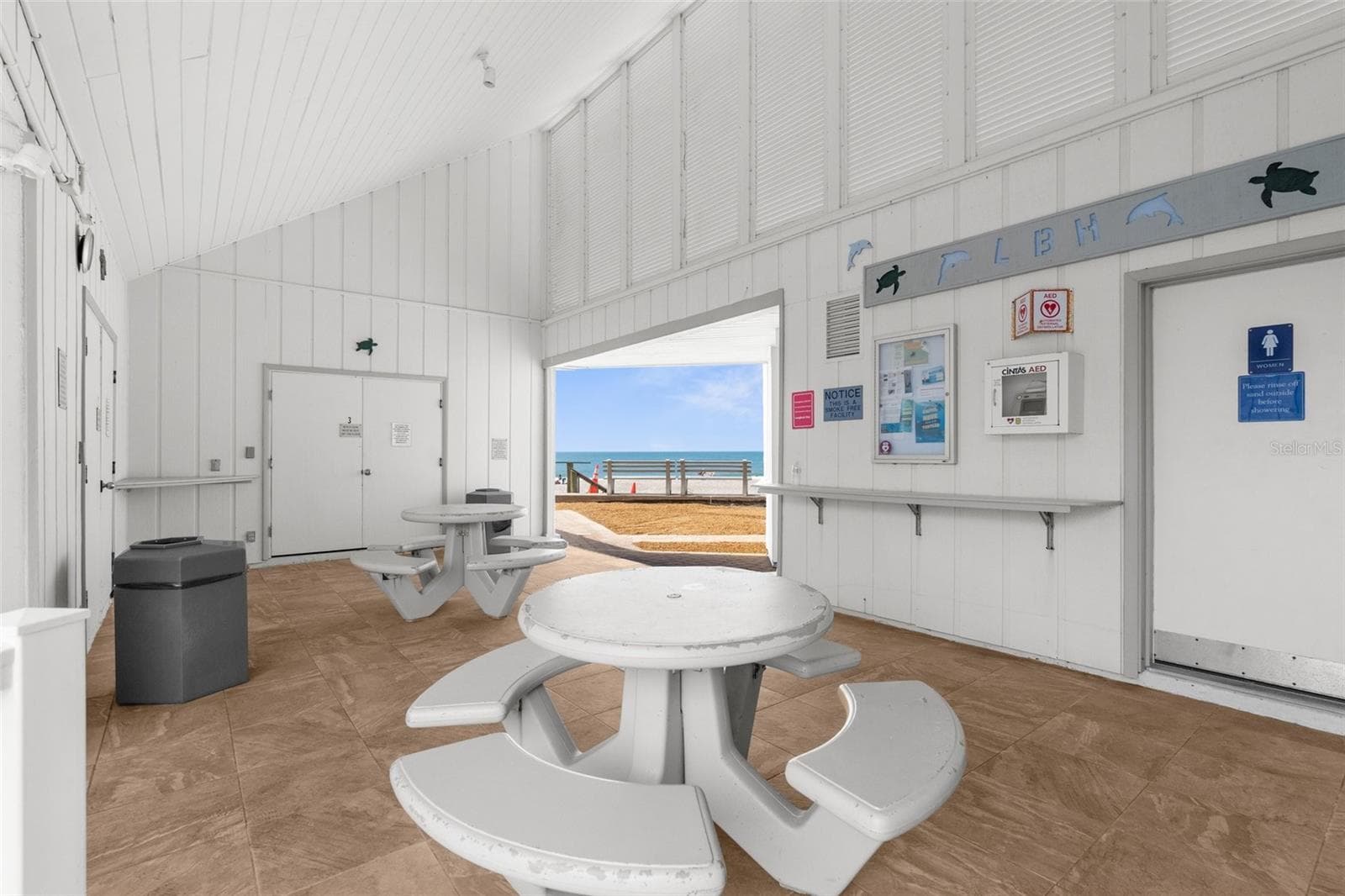 Private Beach House with Hot shower, bathrooms, Locker Closet - 600 SUTTON PL #101B, LONGBOAT KEY
