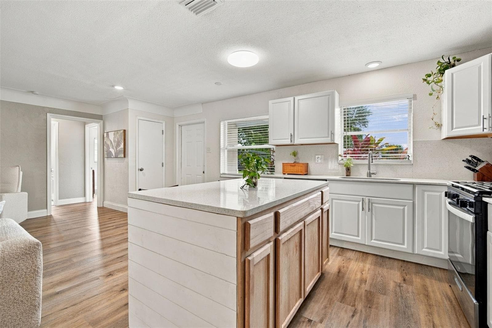 Single Family Residence at 5915 35TH AVE N, ST PETERSBURG, photo 15 of 87