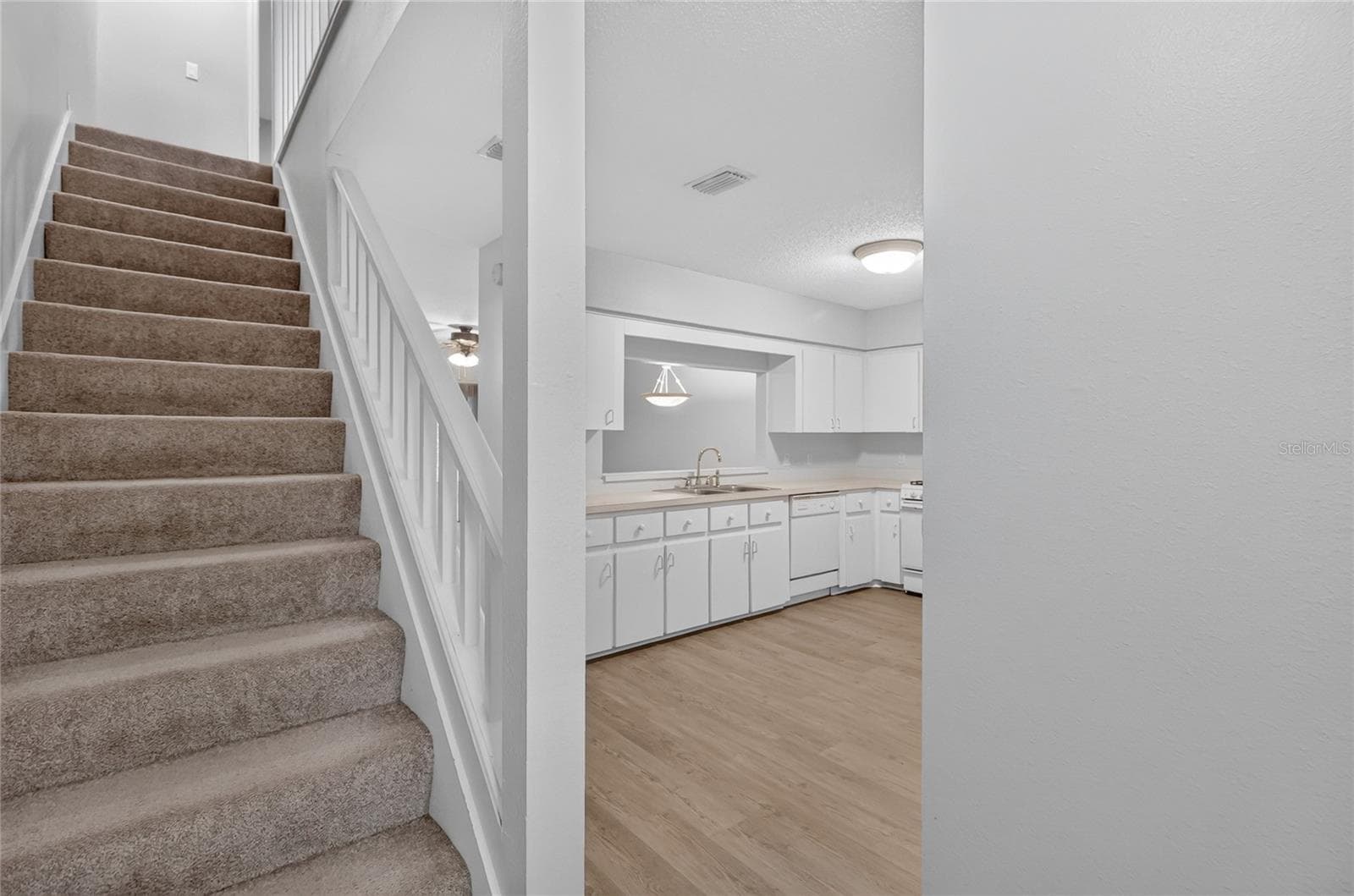 Townhouse at 2352 ISLE ROYALE CT SE, WINTER HAVEN, photo 7 of 48
