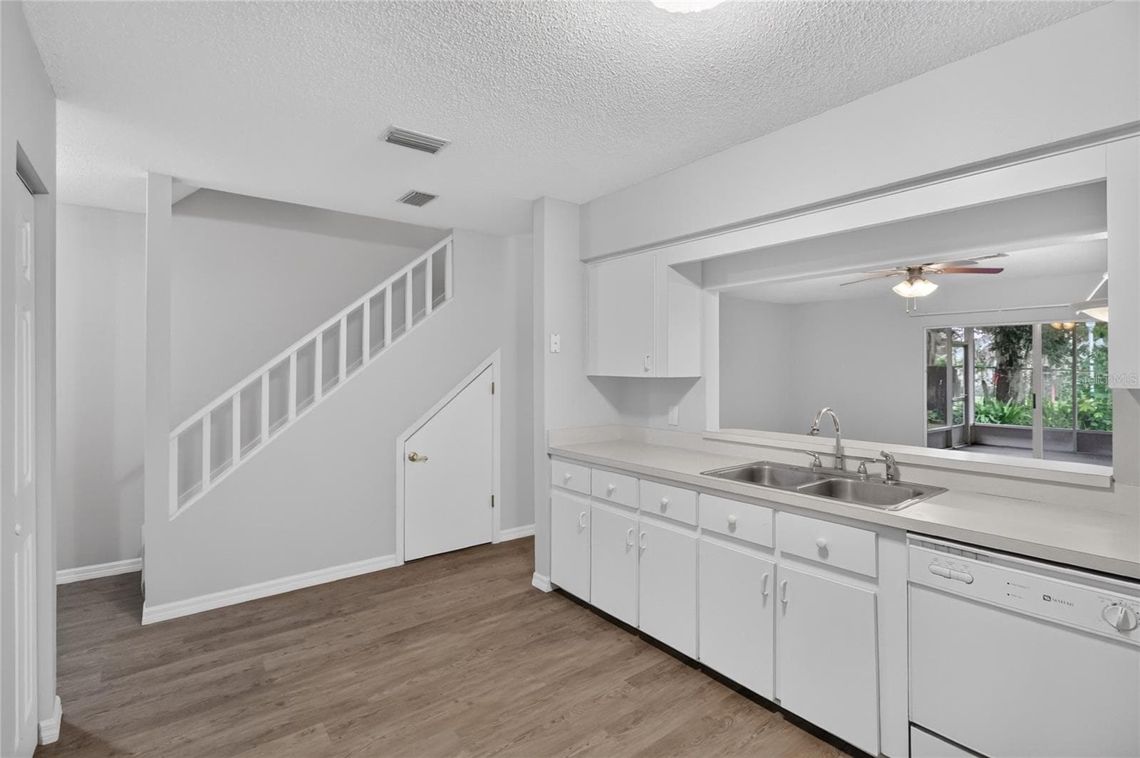 Townhouse at 2352 ISLE ROYALE CT SE, WINTER HAVEN, photo 10 of 48