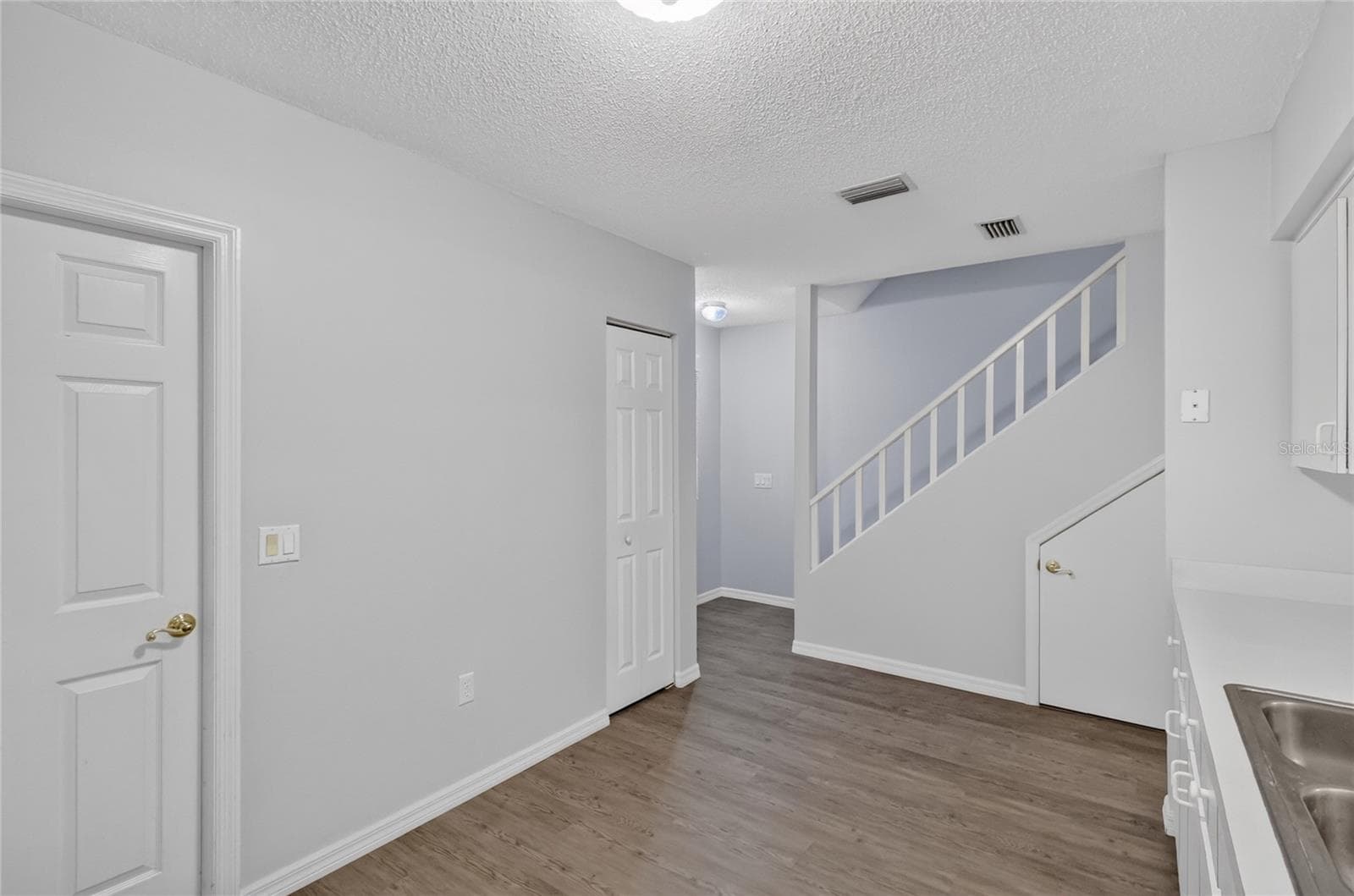 Townhouse at 2352 ISLE ROYALE CT SE, WINTER HAVEN, photo 11 of 48