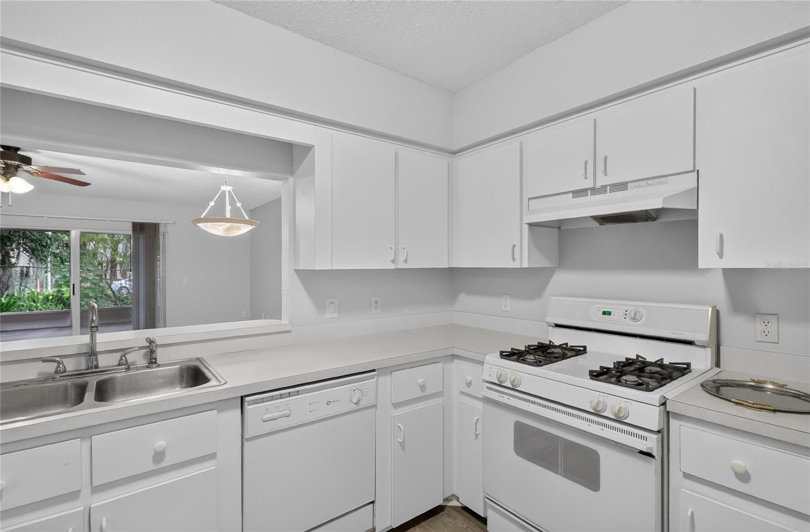 Townhouse at 2352 ISLE ROYALE CT SE, WINTER HAVEN, photo 12 of 48