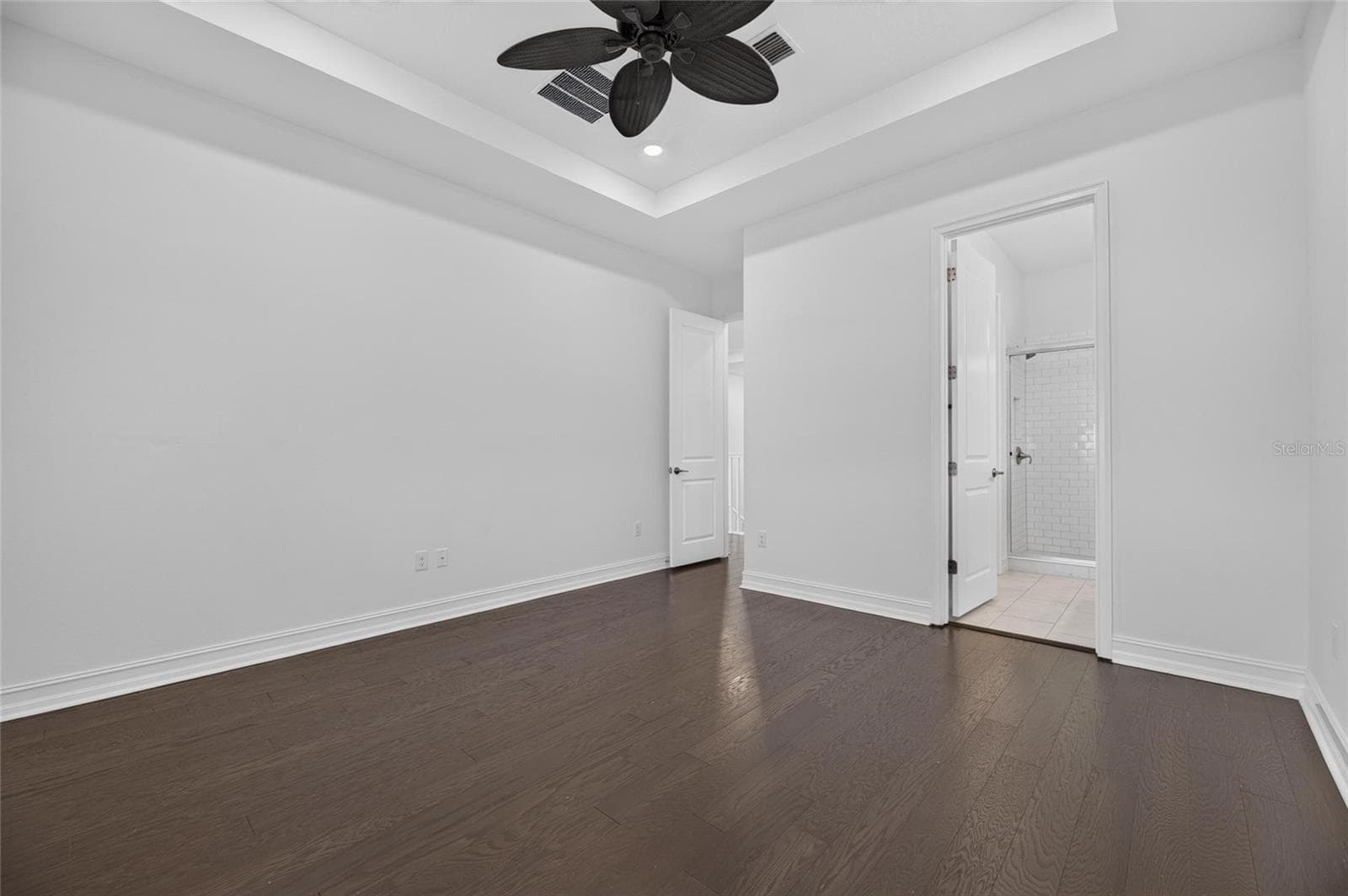 Second Bedroom with Bathroom and Walk in Closet - 1074 SEAGRAPE DR, RUSKIN