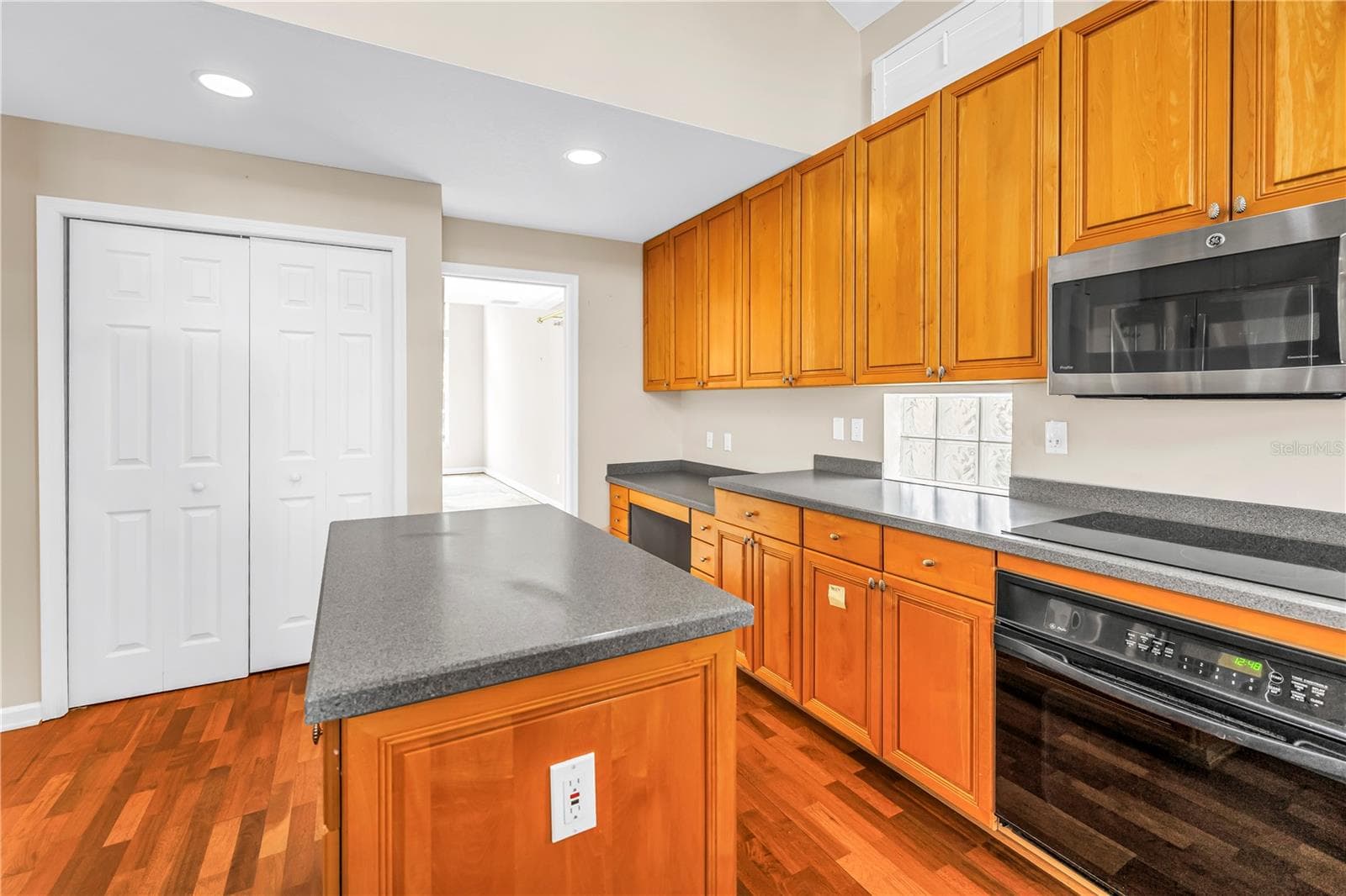 Single Family Residence at 9724 SAGO POINT DR, SEMINOLE, photo 13 of 53