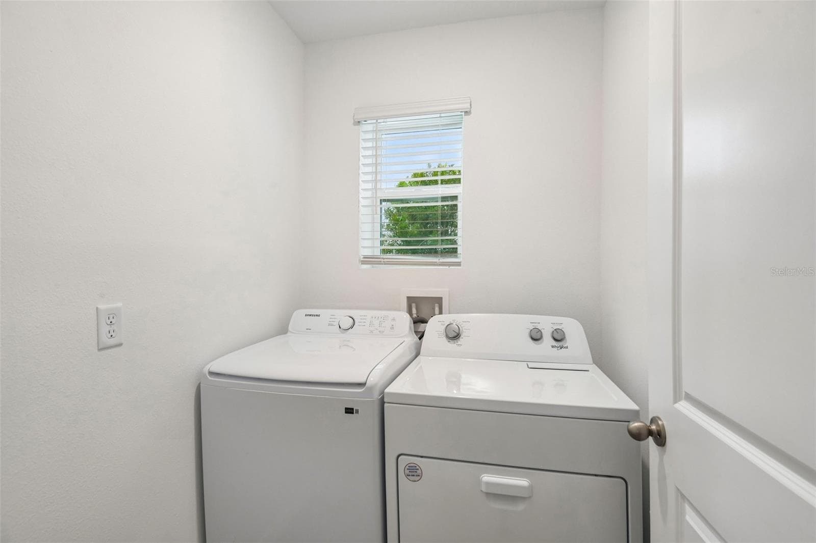 Single Family Residence at 33319 DARLEY DALE TRL, WESLEY CHAPEL, photo 19 of 26