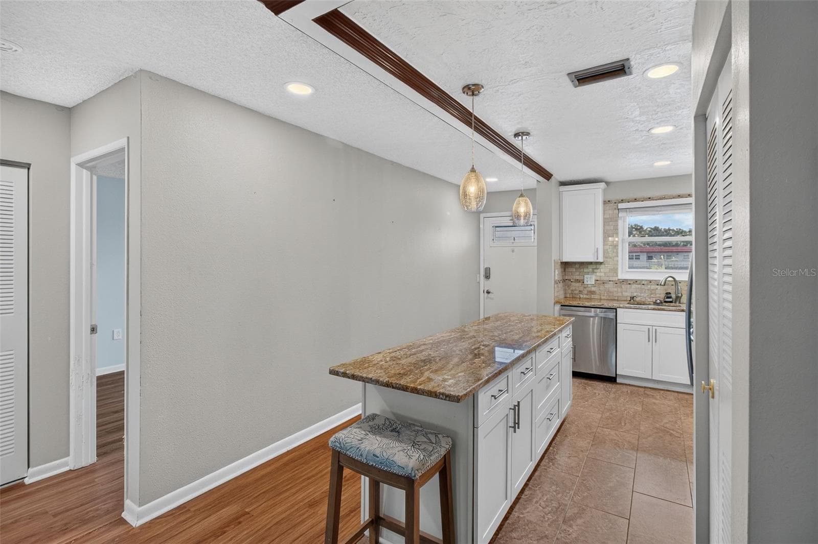 Condominium at 5750 80TH ST N #D307, ST PETERSBURG, photo 7 of 26