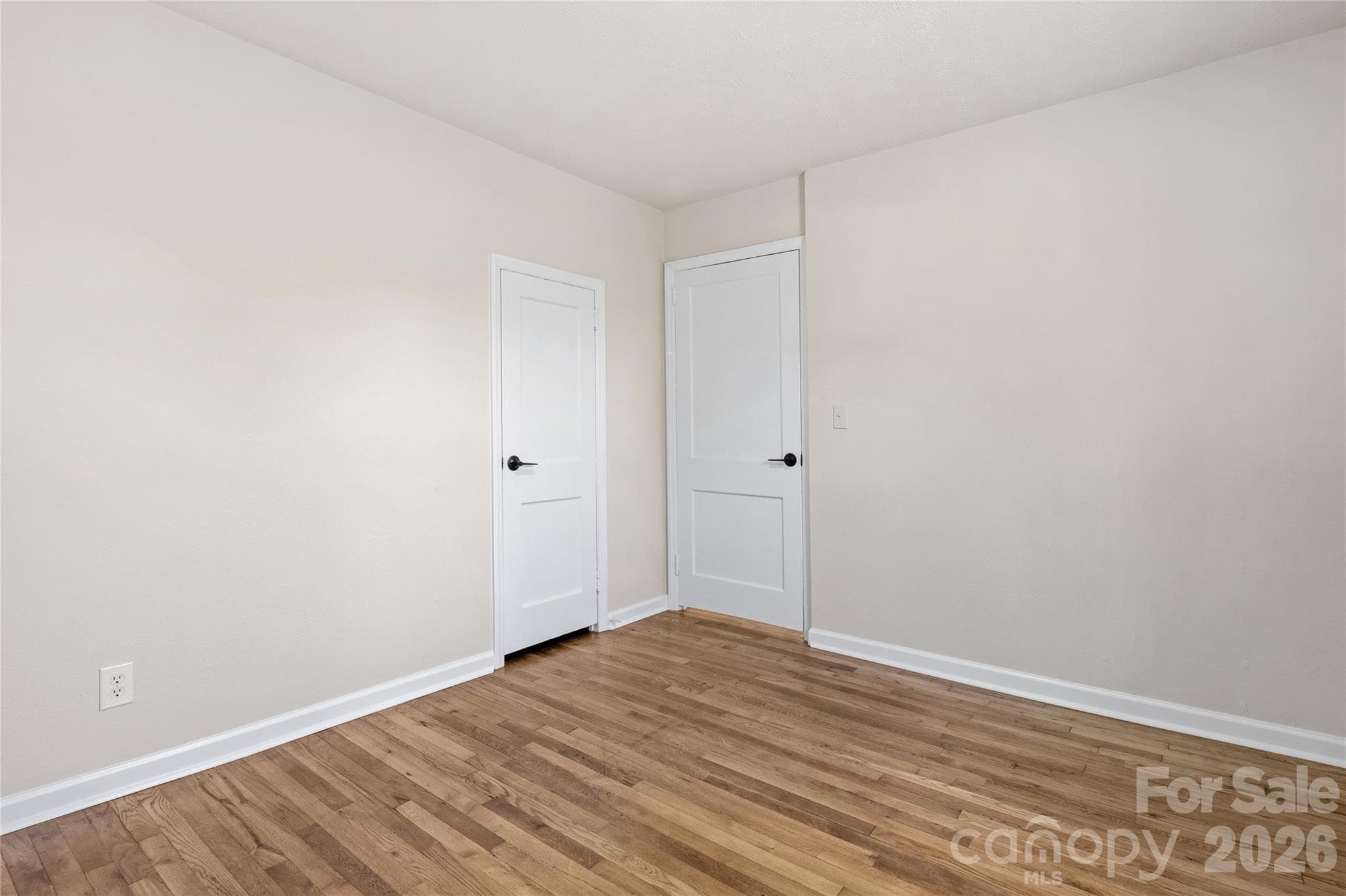 Single Family Residence at 1110 N Ridge Road, Hendersonville, photo 6 of 19