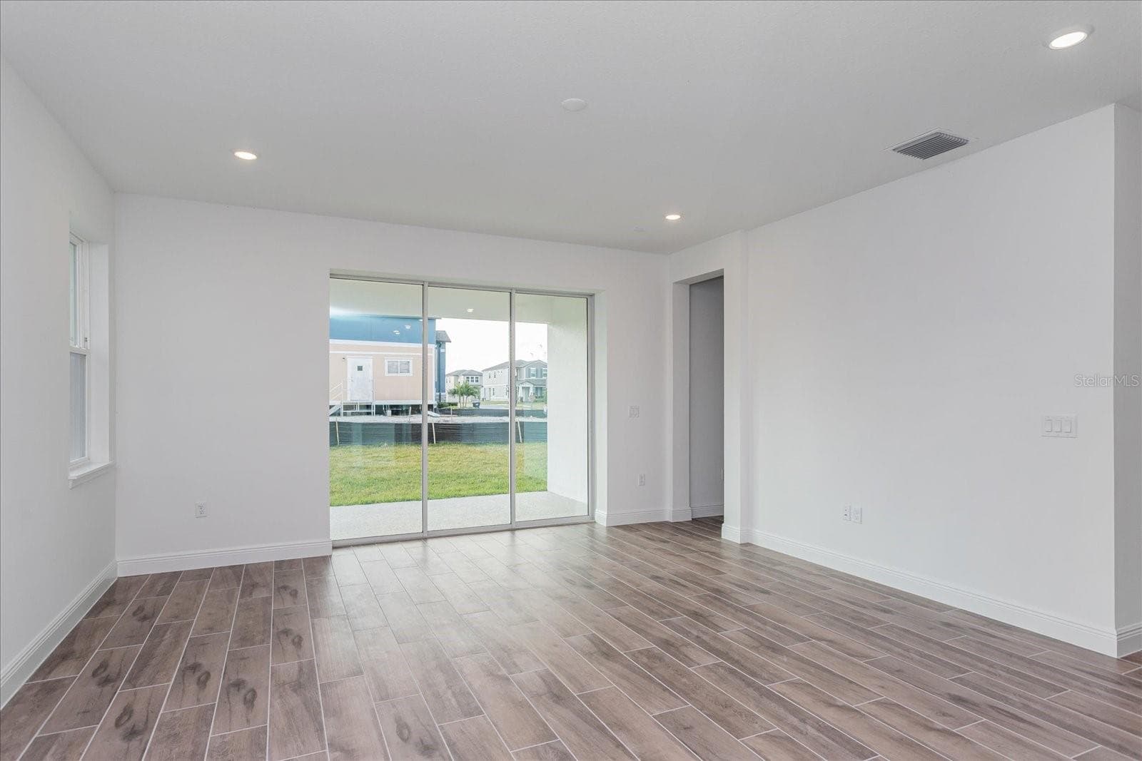 Single Family Residence at 17326 WILD DAISY DR, WINTER GARDEN, photo 8 of 22