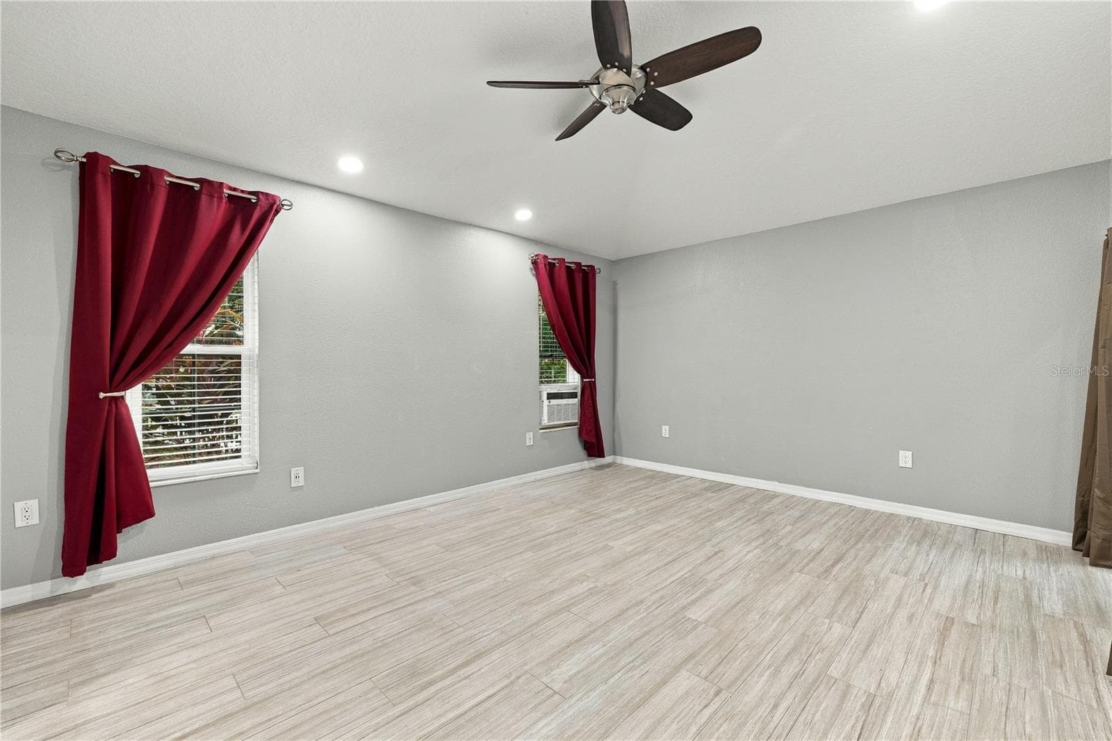 Single Family Residence at 155 LAKE SHORE DR E, PALM HARBOR, photo 13 of 25