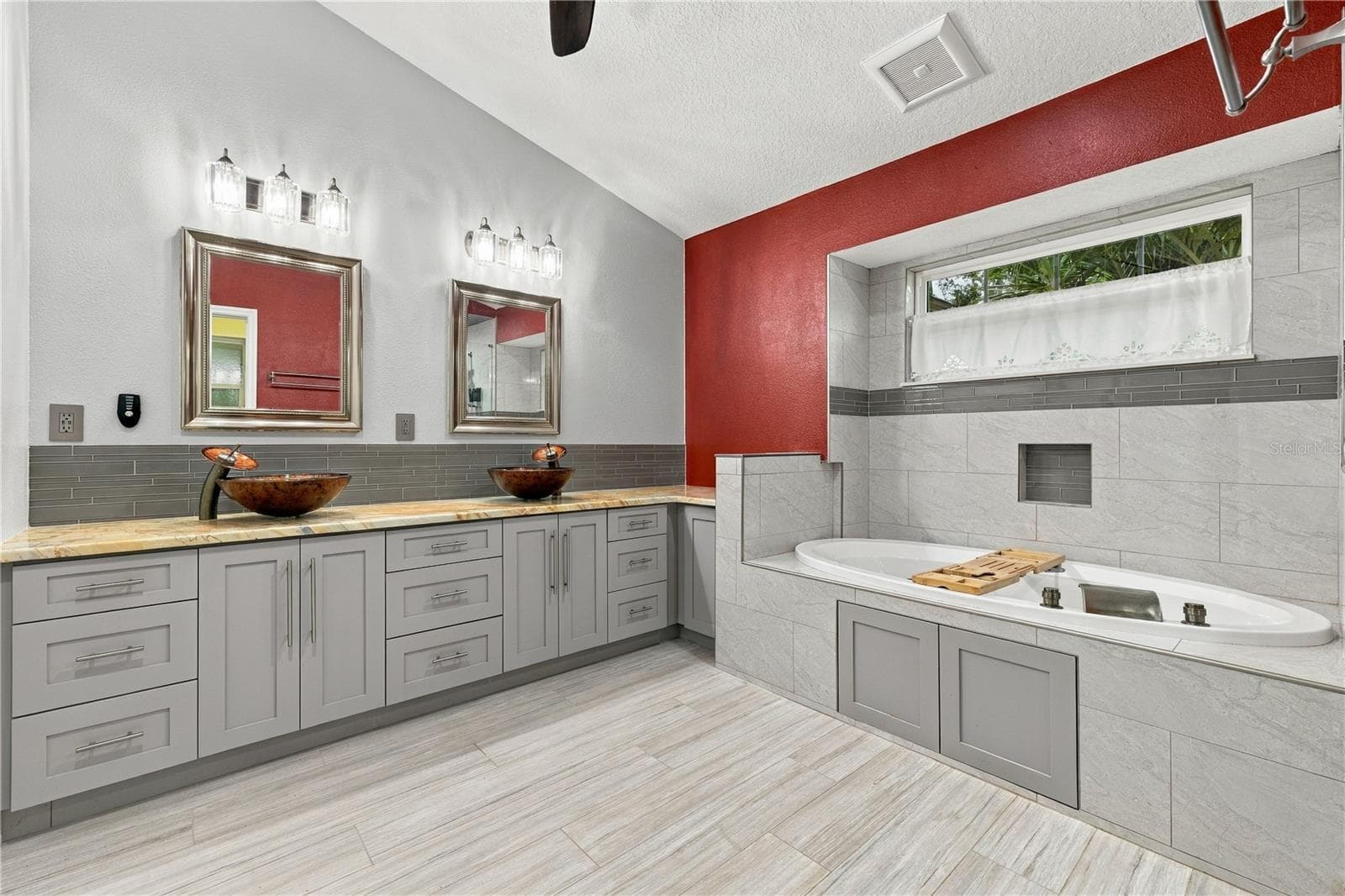 Single Family Residence at 155 LAKE SHORE DR E, PALM HARBOR, photo 15 of 25