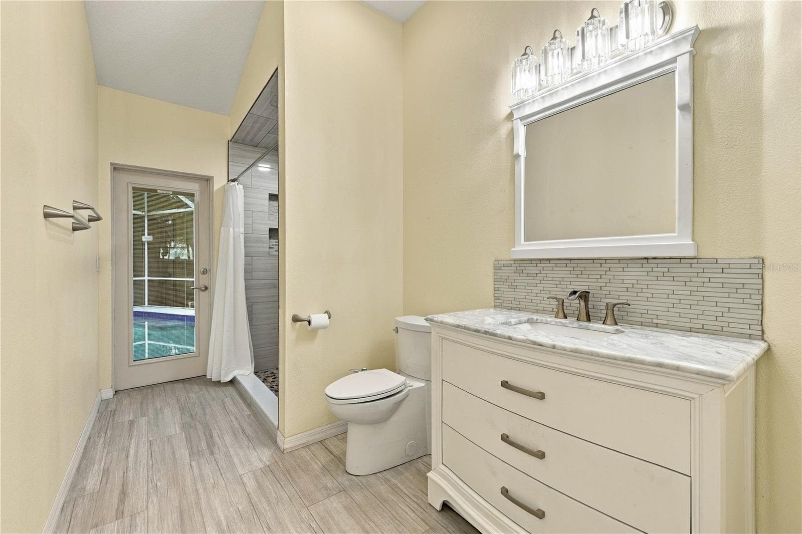 Single Family Residence at 155 LAKE SHORE DR E, PALM HARBOR, photo 20 of 25