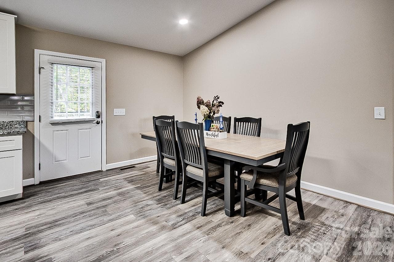 Single Family Residence at 4434 New Hope Church Road, Asheboro, photo 6 of 25