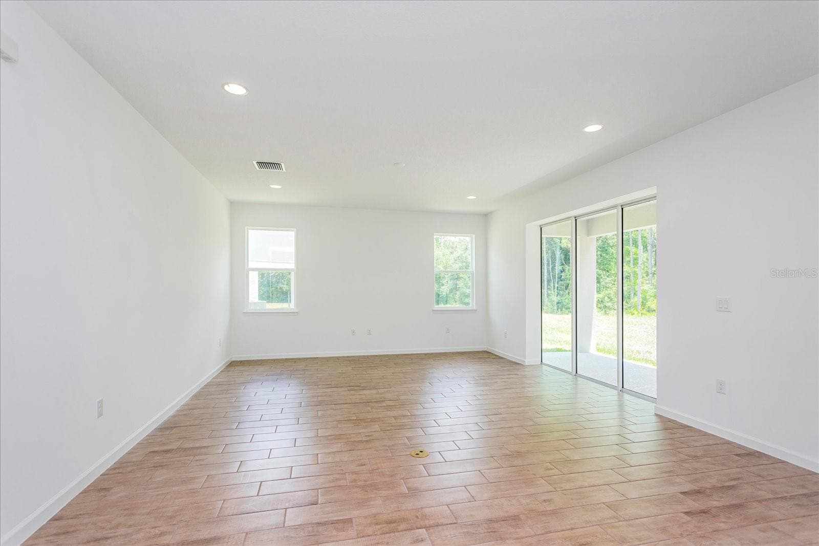 Single Family Residence at 17332 WILD DAISY DR, WINTER GARDEN, photo 3 of 19
