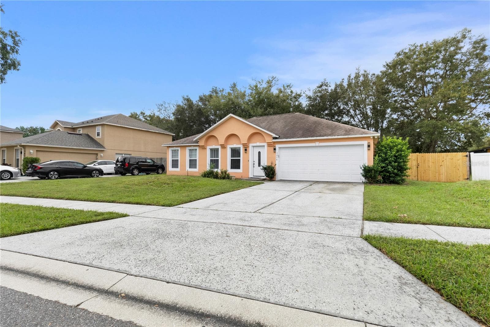 Single Family Residence at 1056 ROYAL MARQUIS CIR, OCOEE, photo 3 of 33