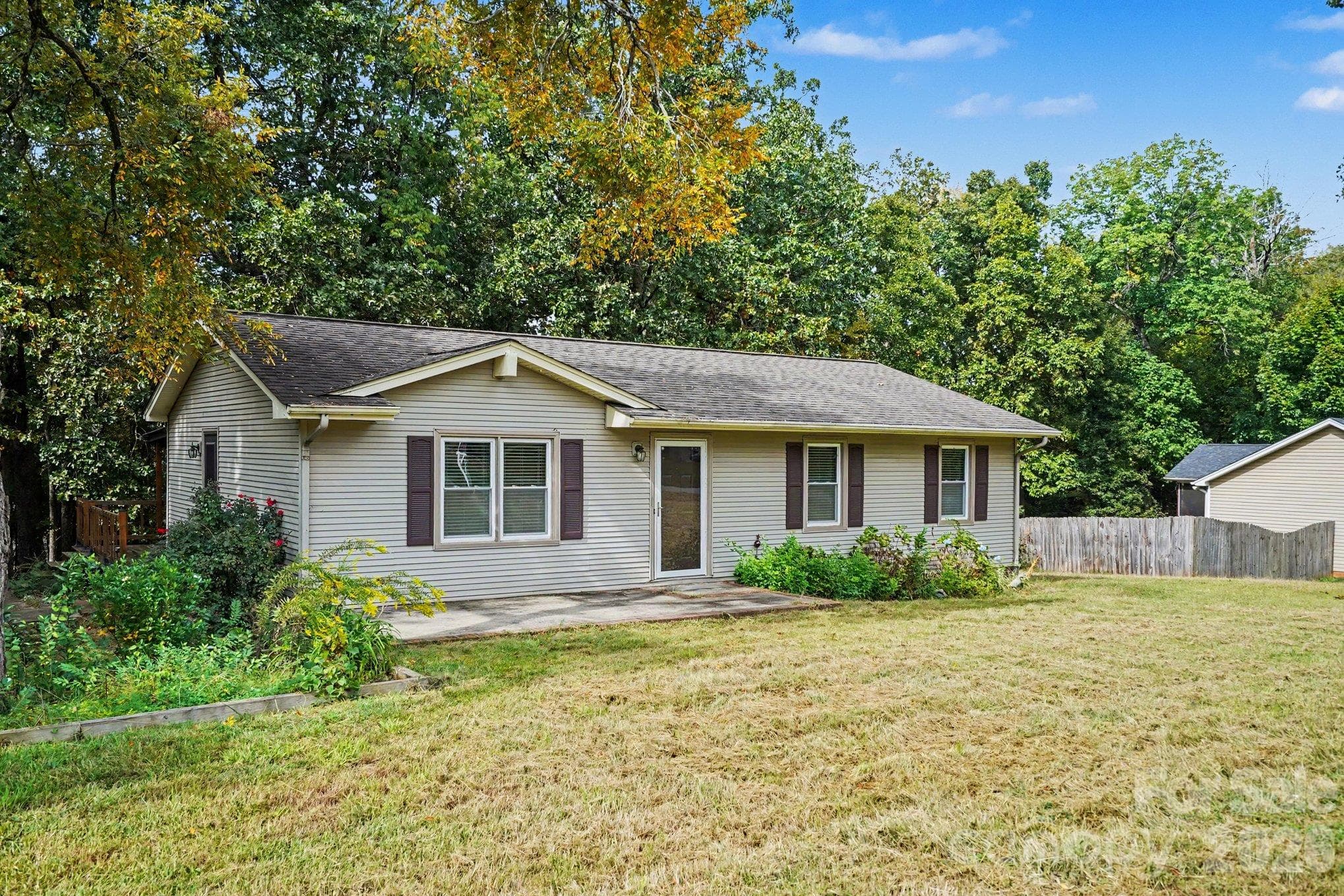 Single Family Residence at 213 Cobblestone Lane NW, Concord, photo 2 of 30