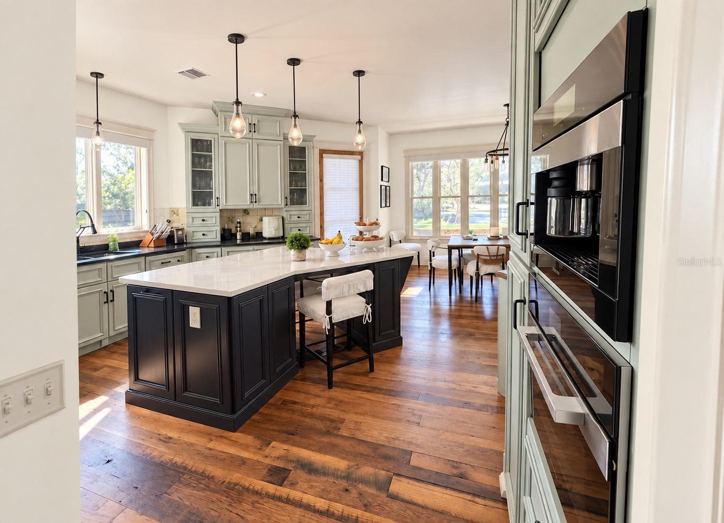 Single Family Residence at 5903 RIVER FOREST CIR, BRADENTON, photo 5 of 14