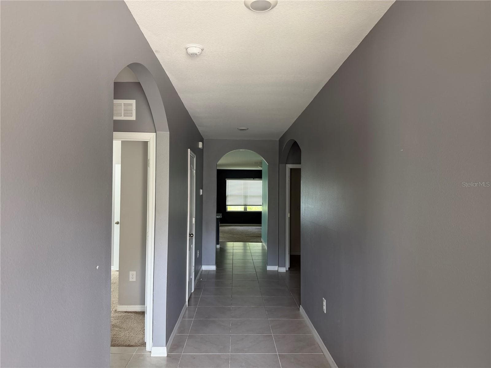 Foyer - 160 OLD MILL POND RD, EDGEWATER