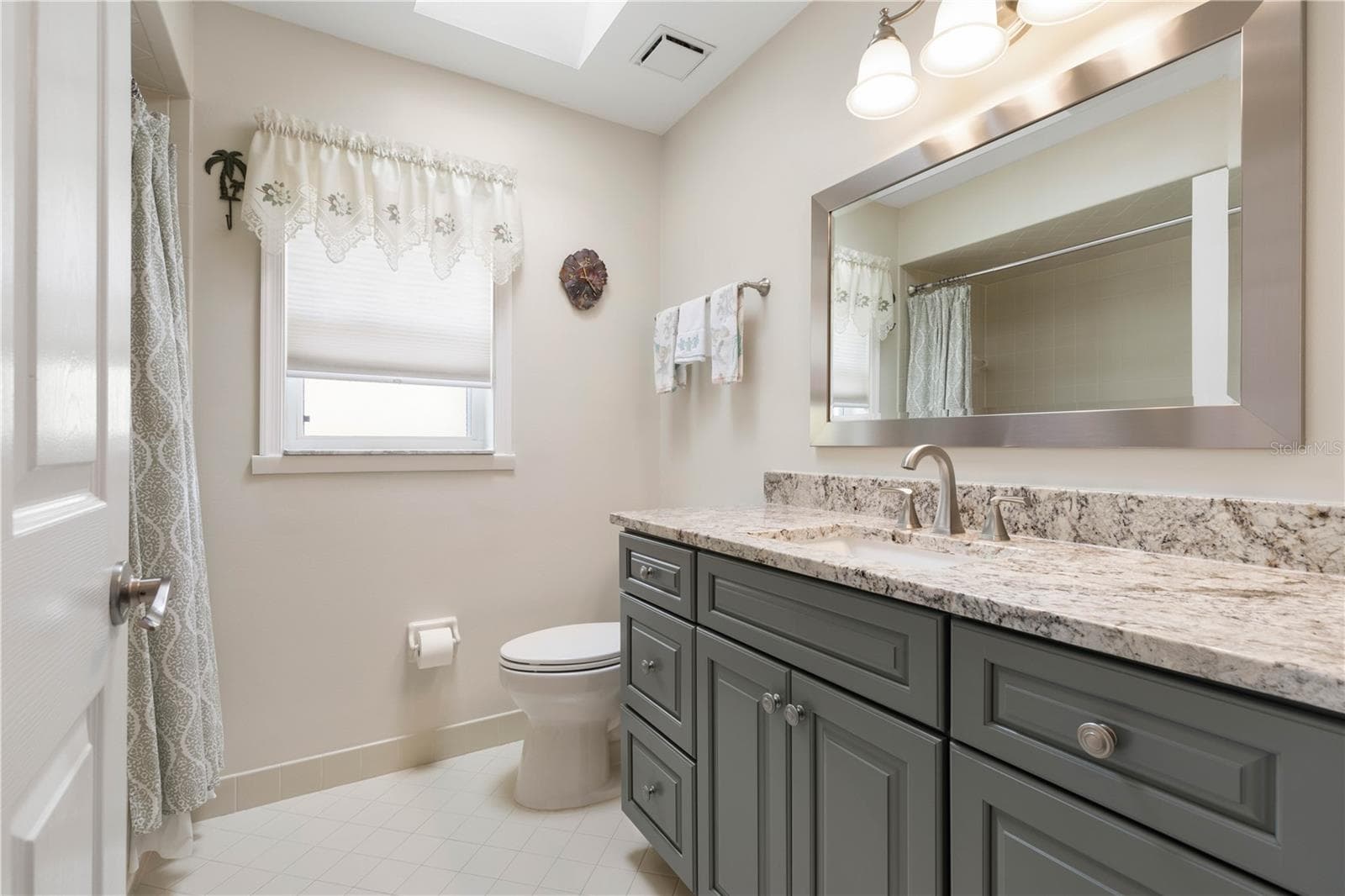 Updated Guest Bath - 31 BOSTON LN, PALM COAST