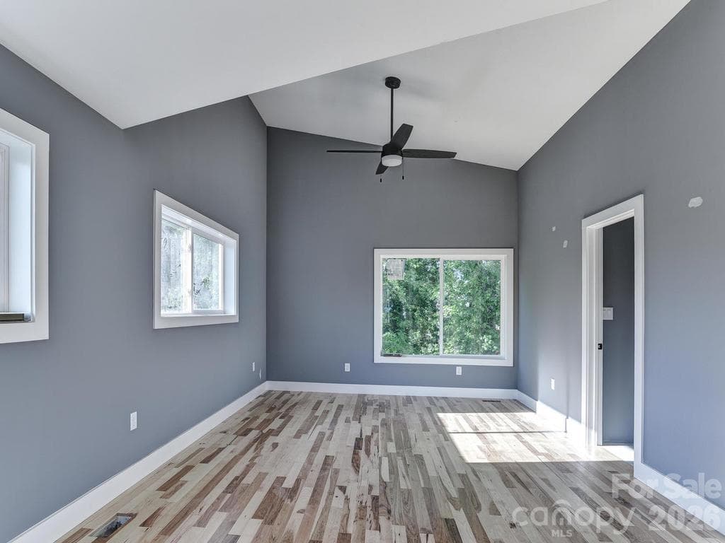 Top floor Primary Bedroom - 21 Wilmington Street, Asheville