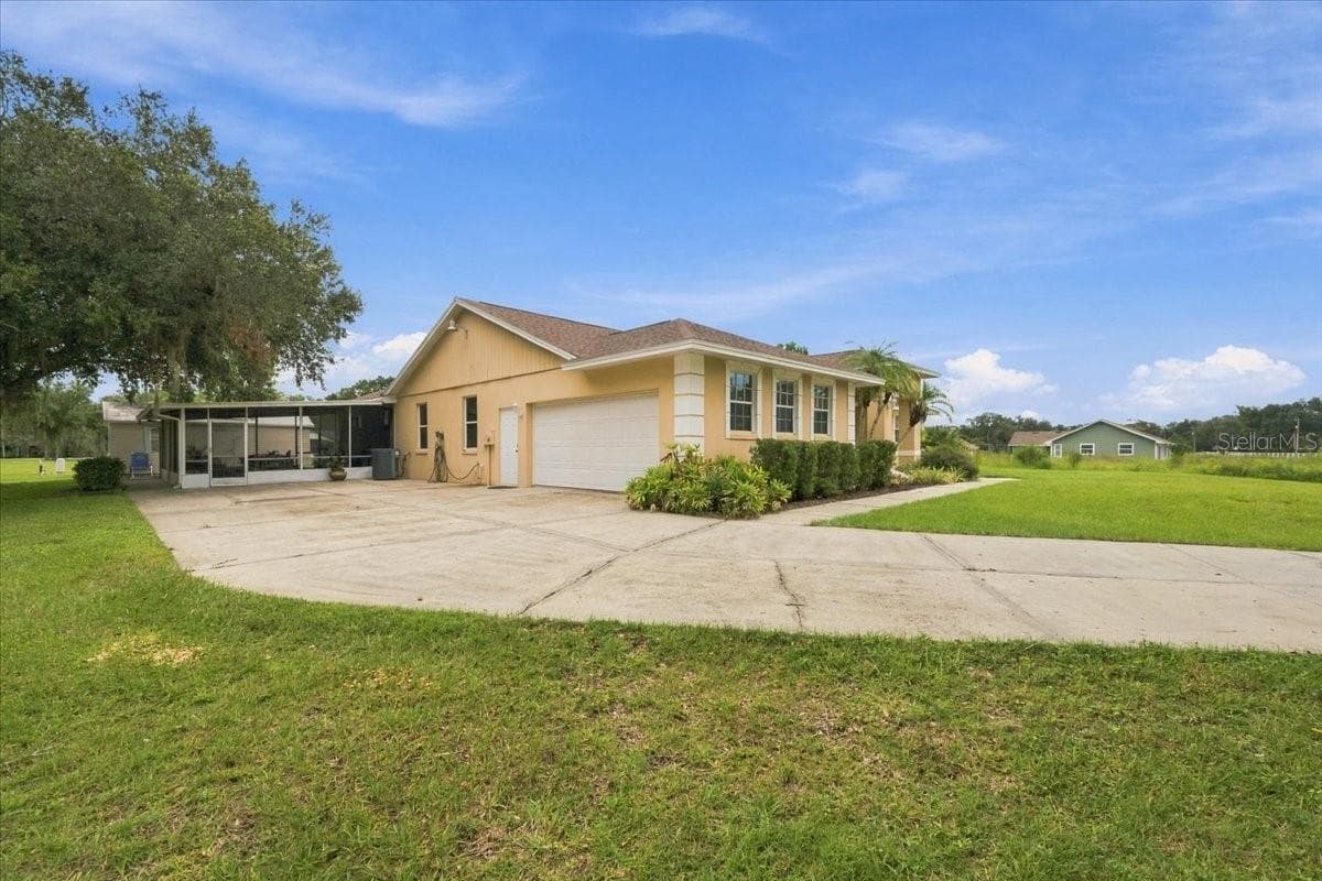 Single Family Residence at 4437 FLINTLOCK LOOP, LAKELAND, photo 4 of 48