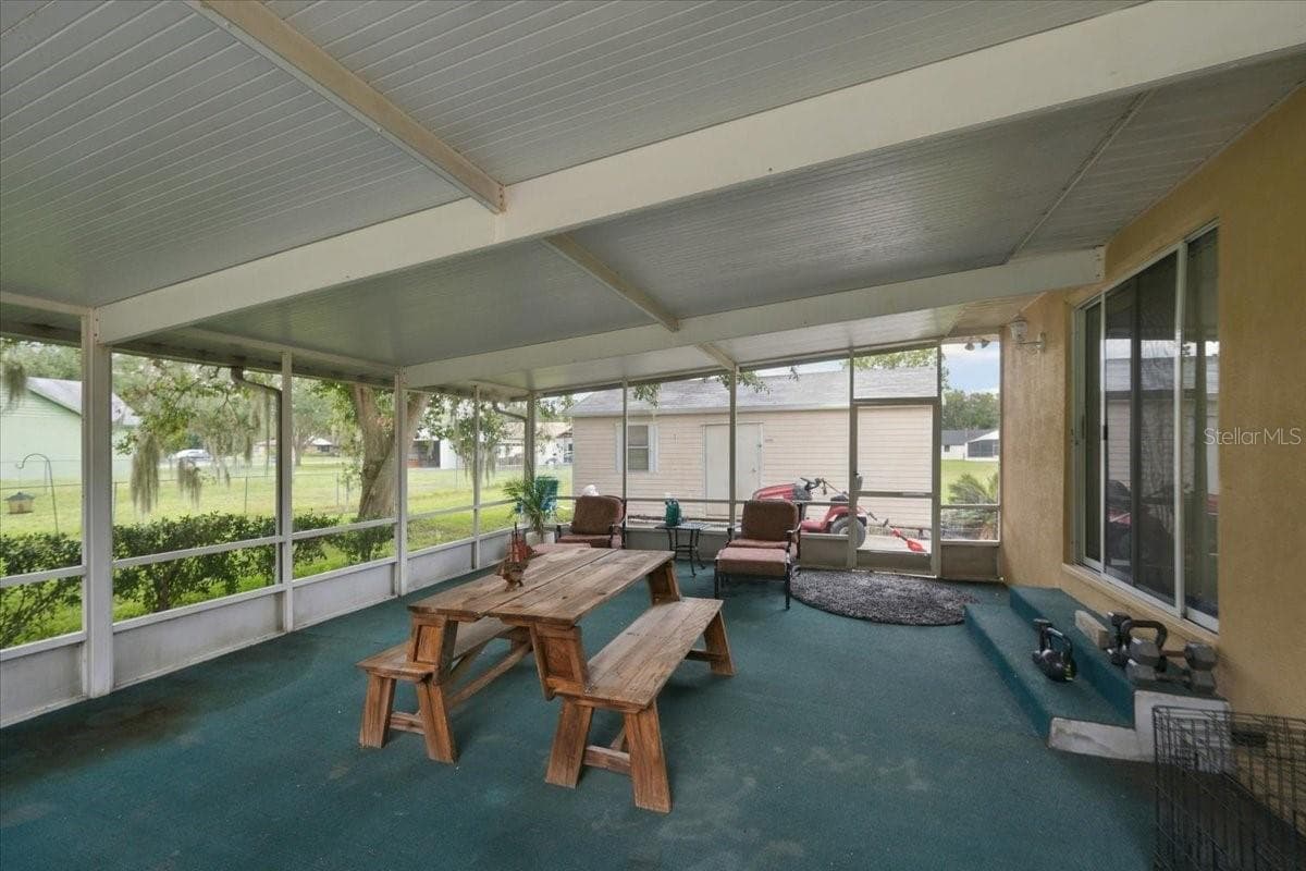 Side screened lanai - 4437 FLINTLOCK LOOP, LAKELAND