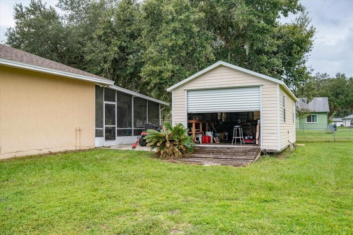 Storage shed - 4437 FLINTLOCK LOOP, LAKELAND