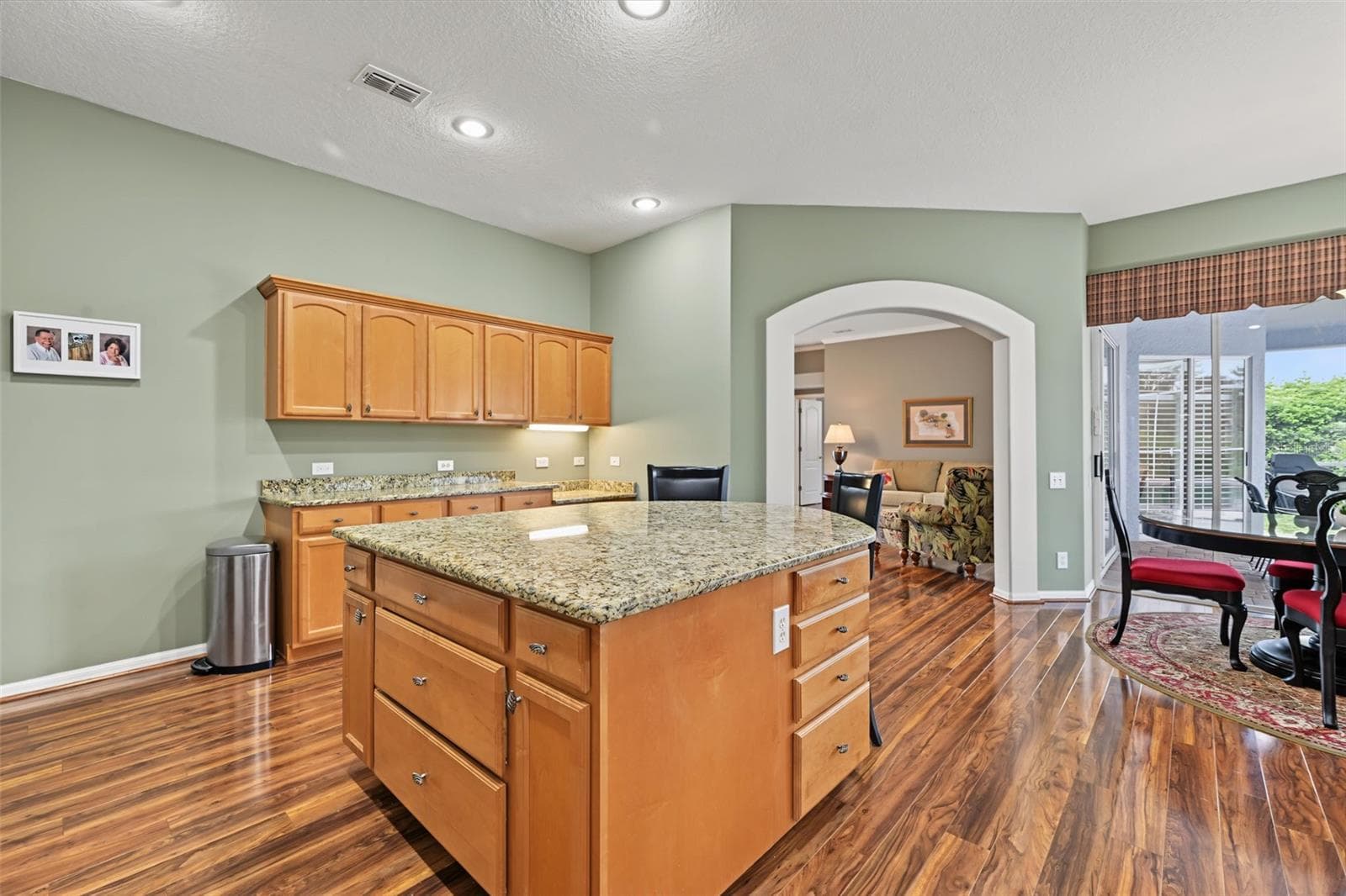 Single Family Residence at 1028 HAGEN DR, NEW PORT RICHEY, photo 9 of 46