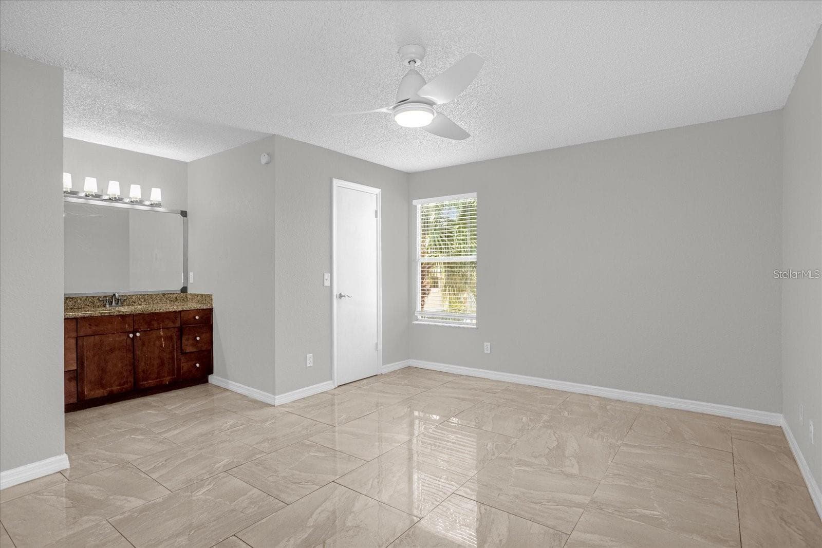 Condominium at 5132 CONROY RD #928, ORLANDO, photo 11 of 16