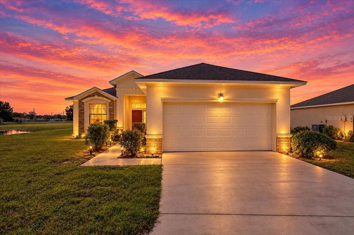 Single Family Residence at 5101 MAGNOLIA PRESERVE BLVD, WINTER HAVEN, photo 2 of 52
