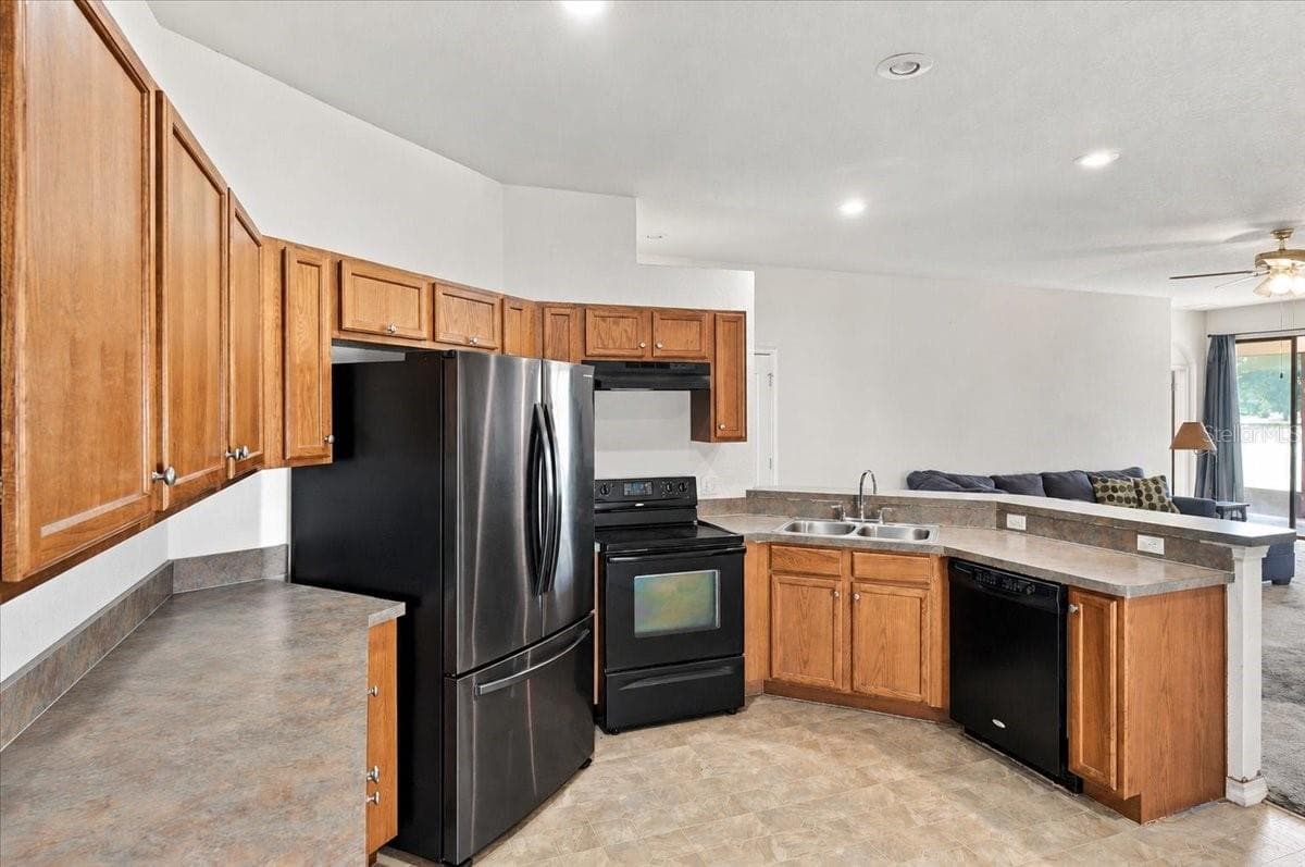 Single Family Residence at 5101 MAGNOLIA PRESERVE BLVD, WINTER HAVEN, photo 13 of 52