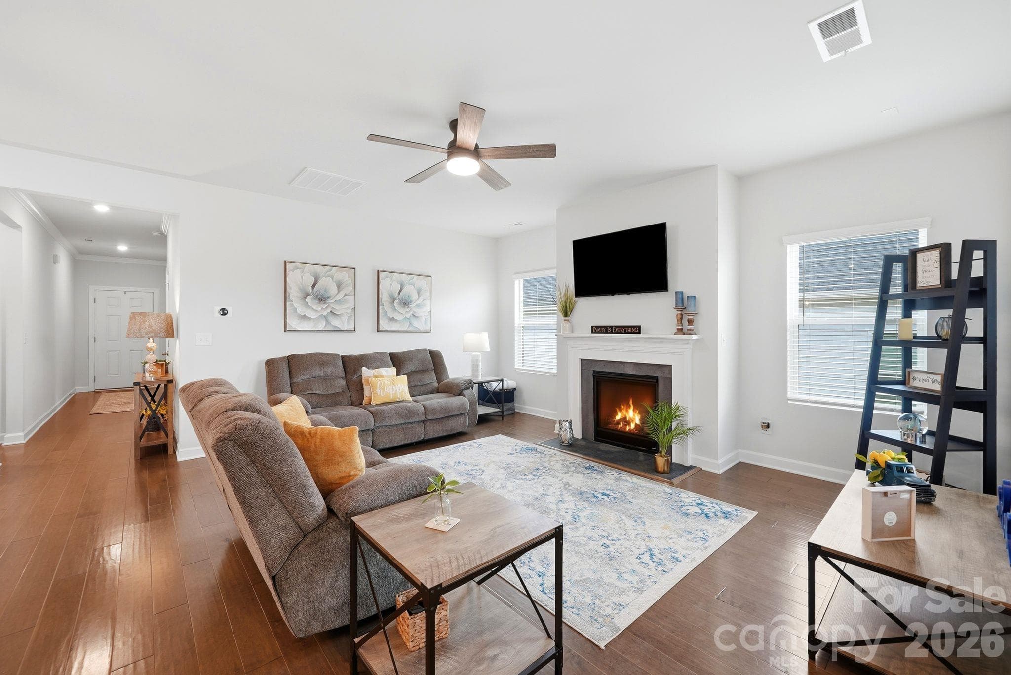 Single Family Residence at 5379 Turtle Creek Drive, Denver, photo 4 of 40