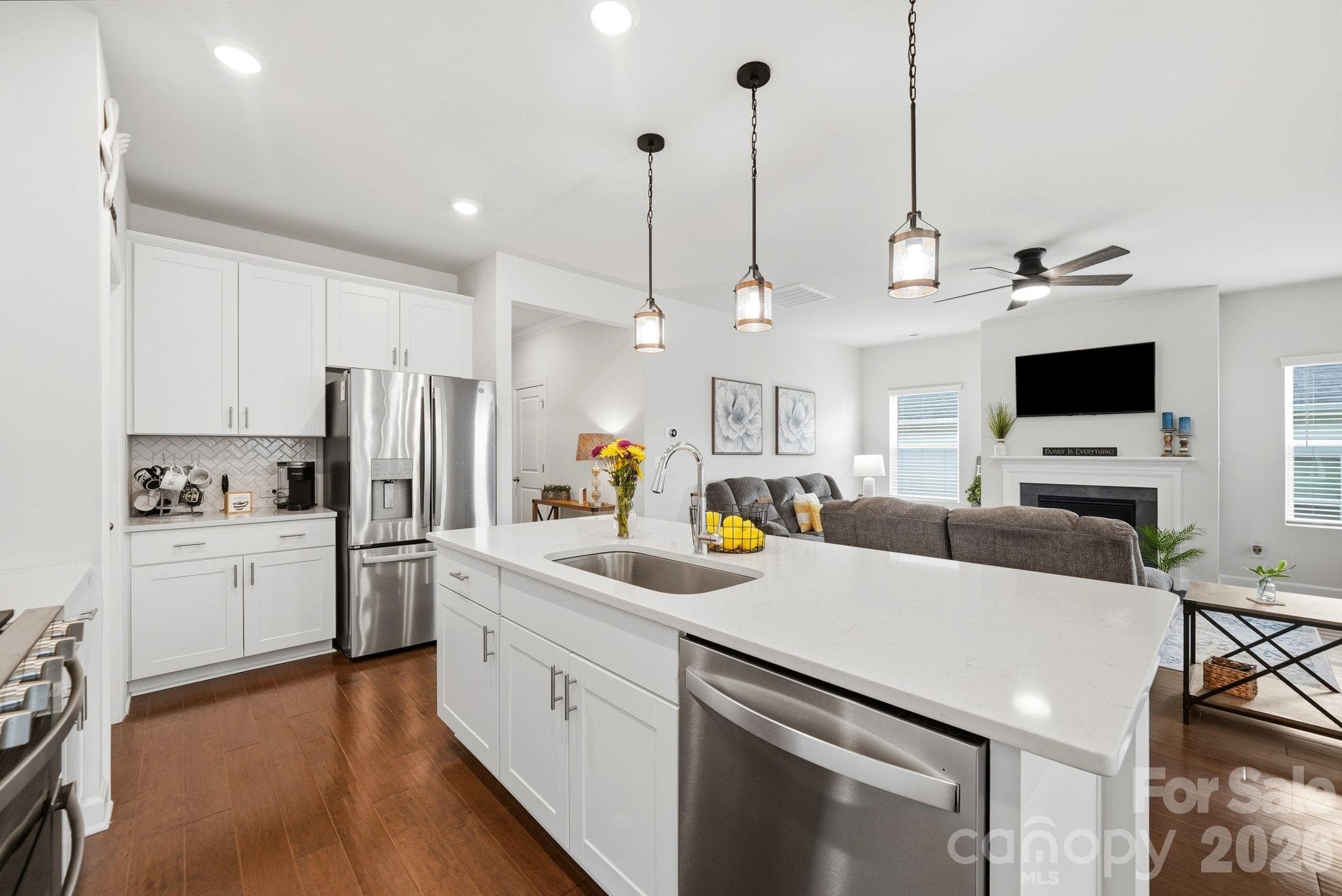 Single Family Residence at 5379 Turtle Creek Drive, Denver, photo 11 of 40