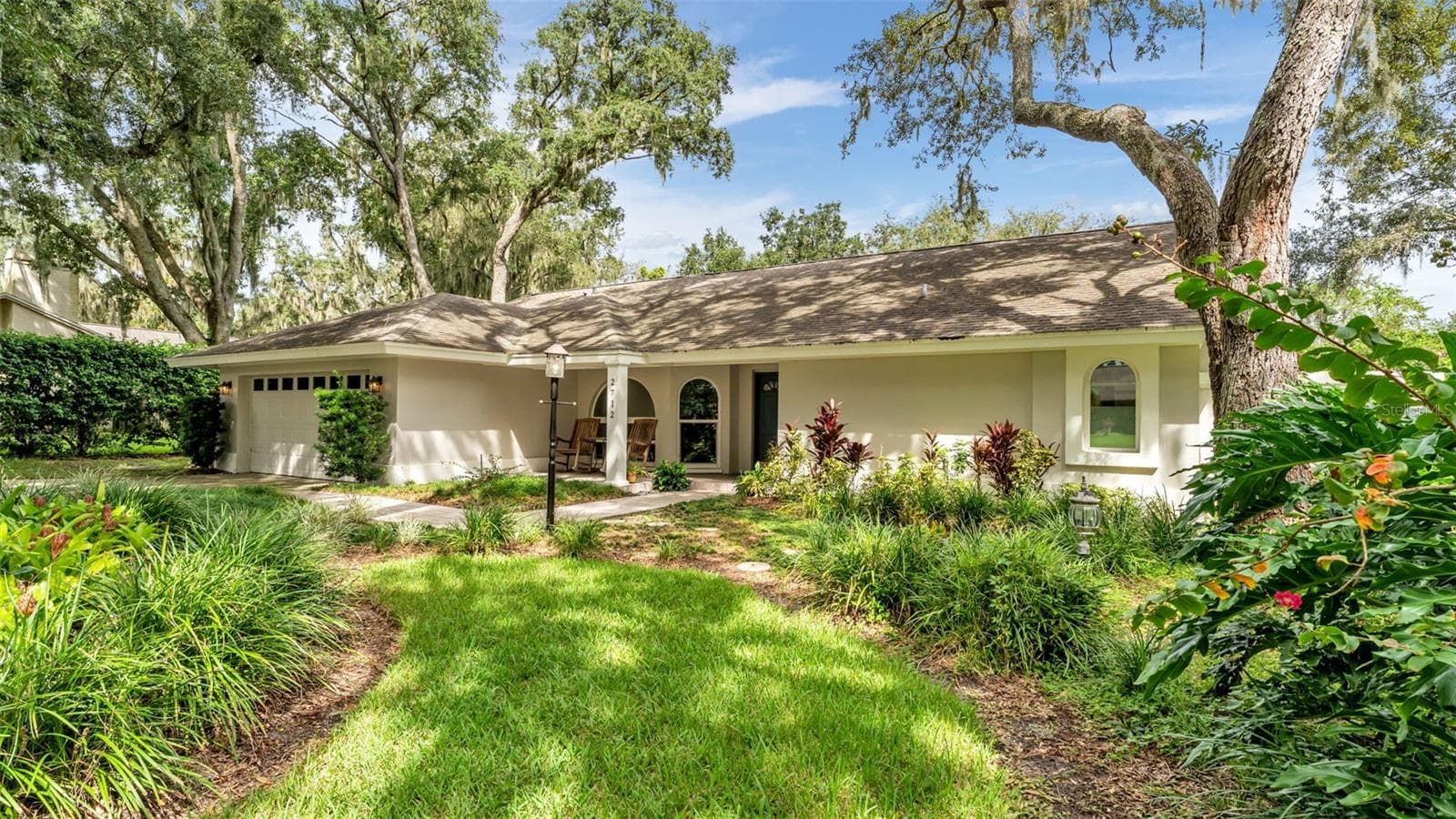 2712 LAUREL OAK DR