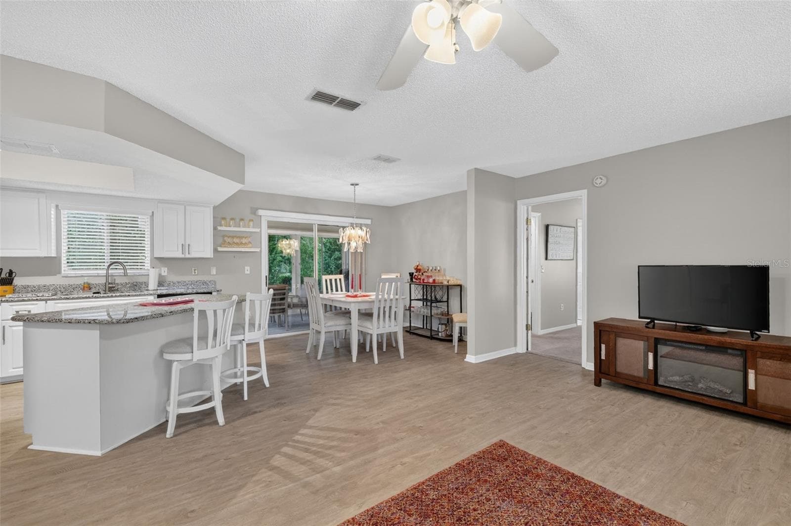 Single Family Residence at 10255 SE 178TH PL, SUMMERFIELD, photo 2 of 25