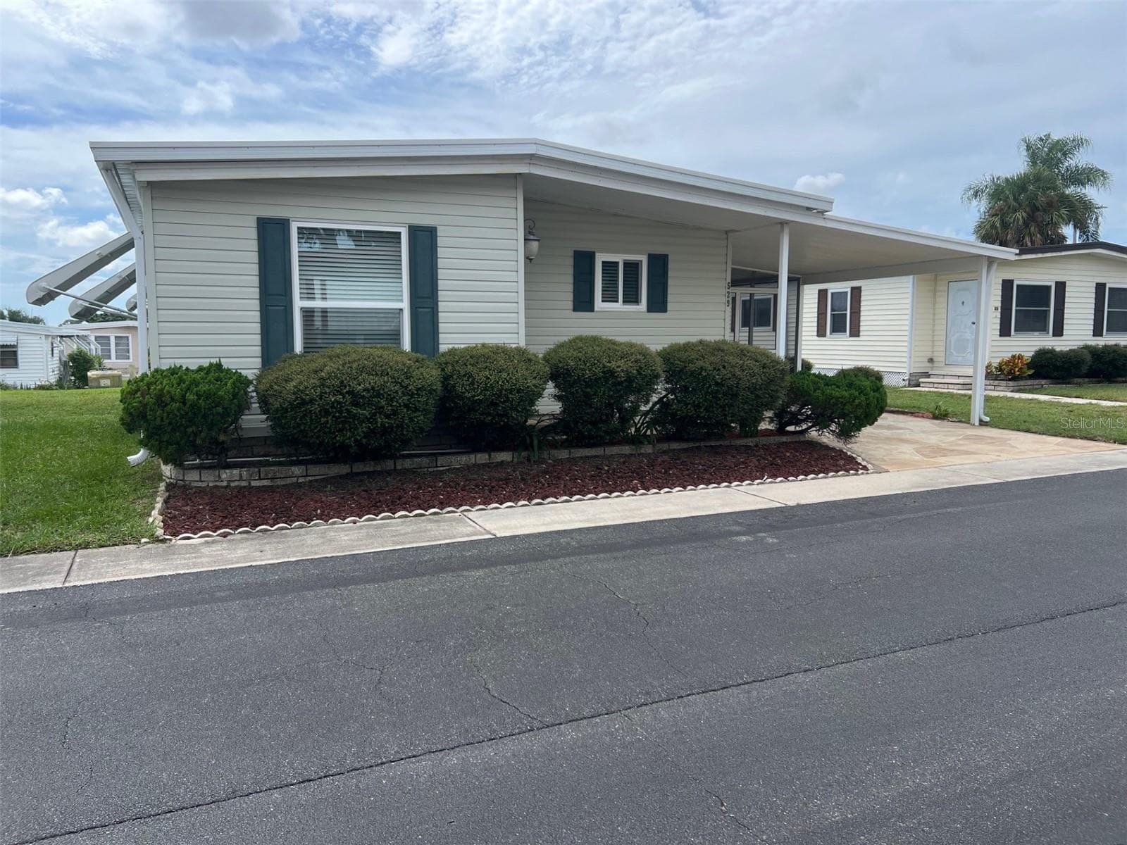 Manufactured Home at 529 NEEDLE PALM ST, LARGO, photo 2 of 32