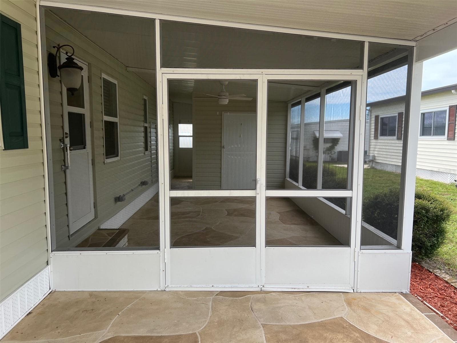Manufactured Home at 529 NEEDLE PALM ST, LARGO, photo 6 of 32