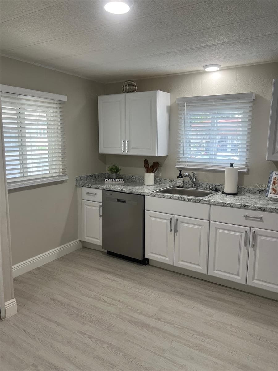 Manufactured Home at 529 NEEDLE PALM ST, LARGO, photo 11 of 32