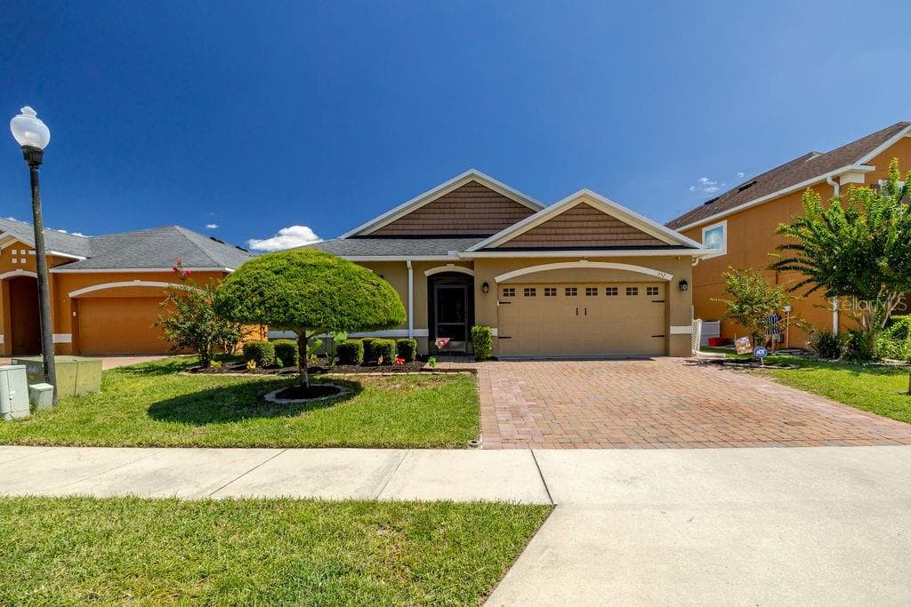 252 SHERRI LEE LN