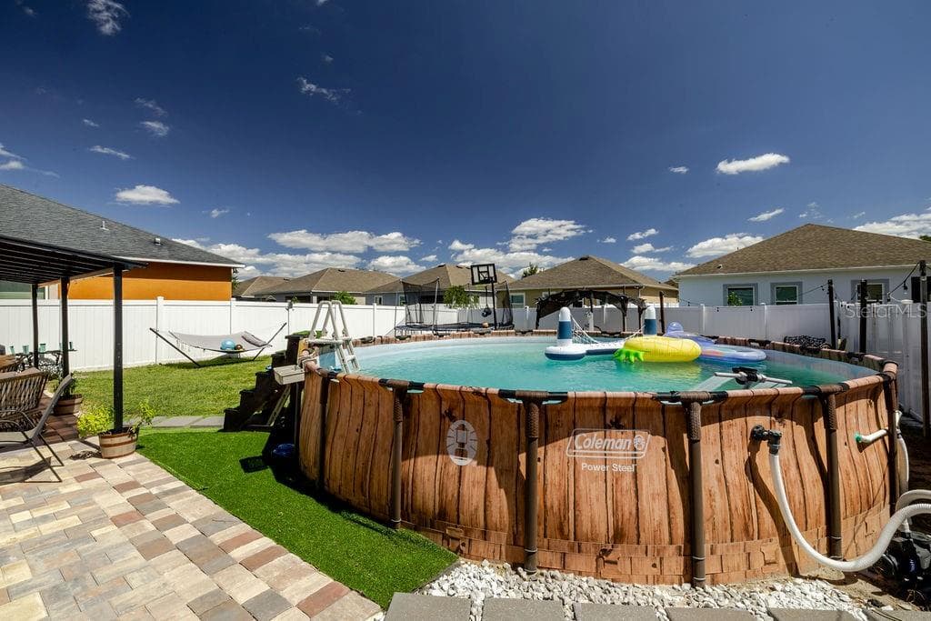 Above ground pool - 252 SHERRI LEE LN, DELAND