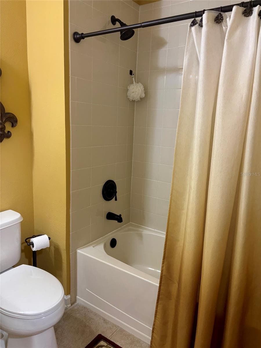 Condominium at 2003 SANTA CATALINA LN #2003, RIVERVIEW, photo 27 of 51