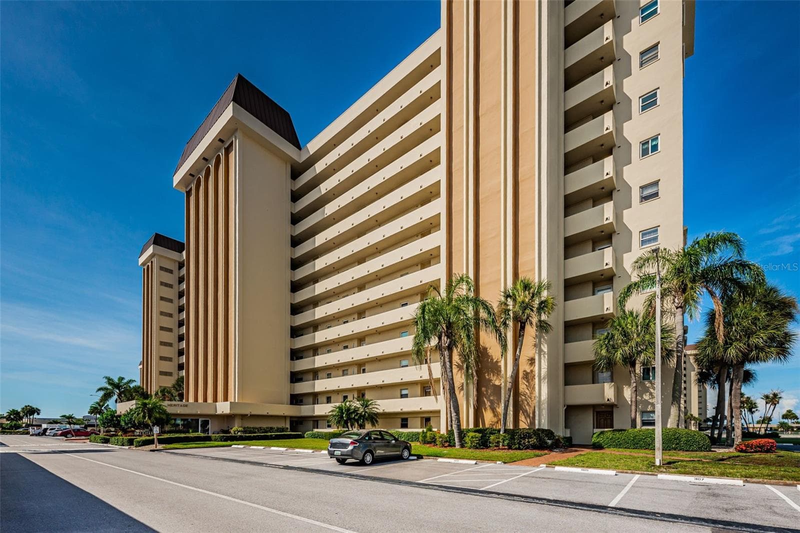 4575 COVE CIR #1003