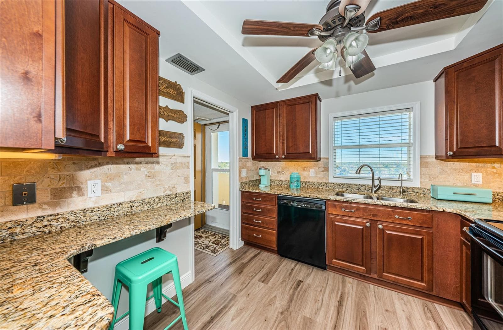 Condominium at 4575 COVE CIR #1003, ST PETERSBURG, photo 9 of 54