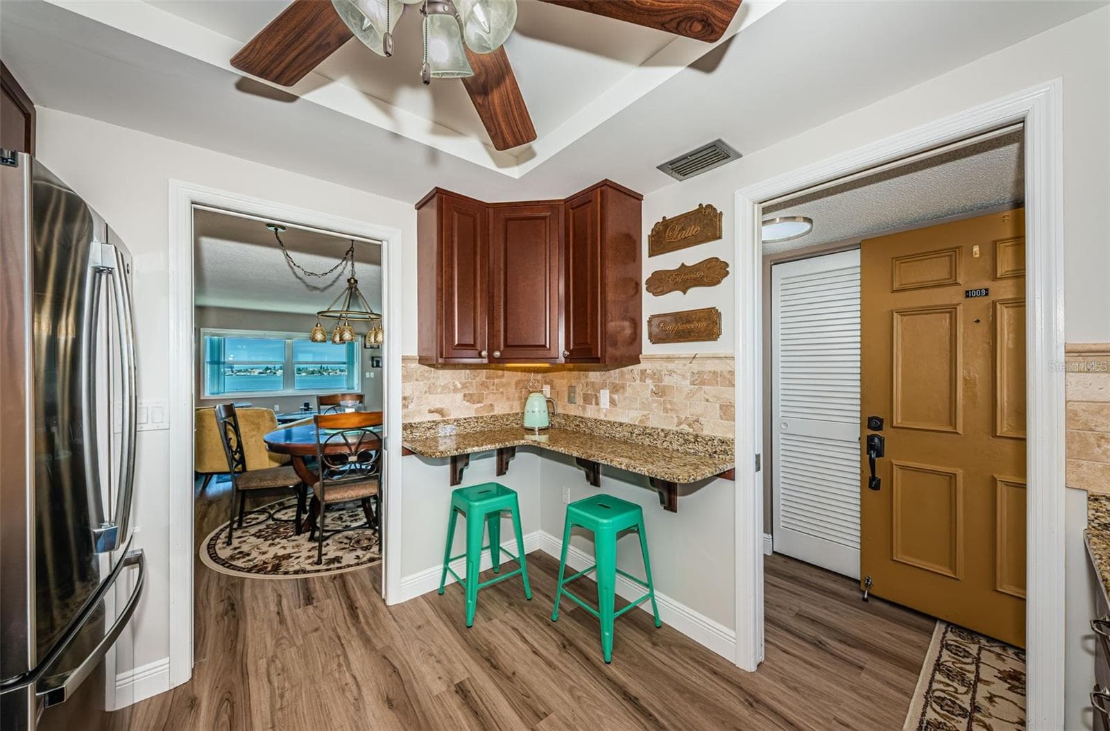 Condominium at 4575 COVE CIR #1003, ST PETERSBURG, photo 12 of 54