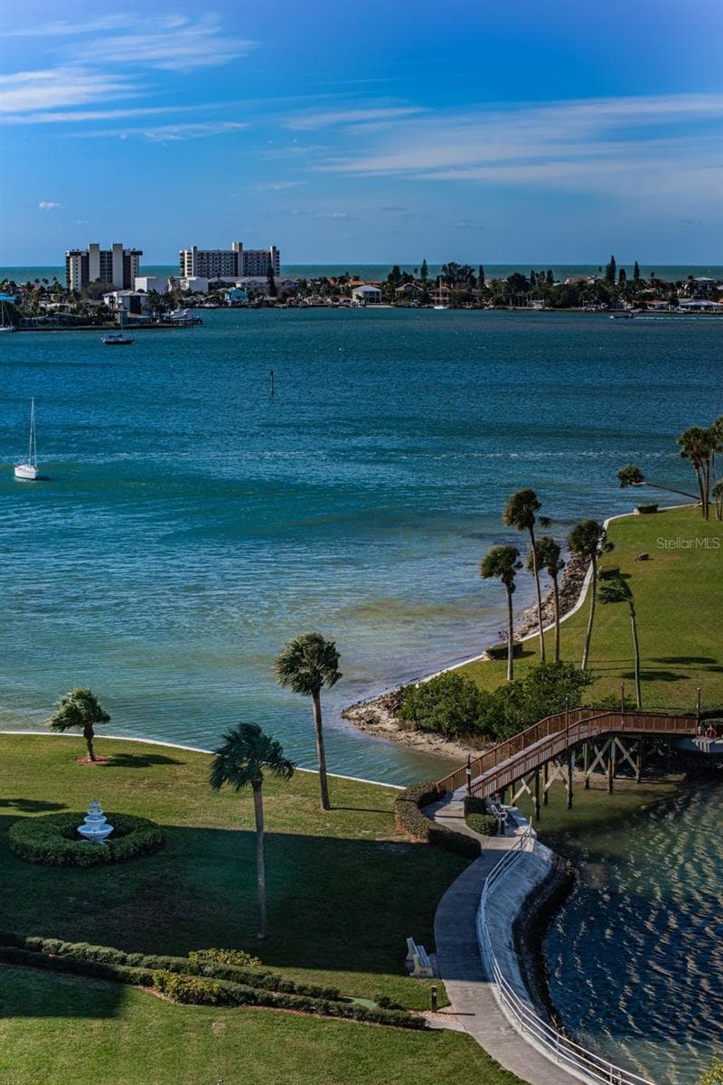 Condominium at 4575 COVE CIR #1003, ST PETERSBURG, photo 27 of 54