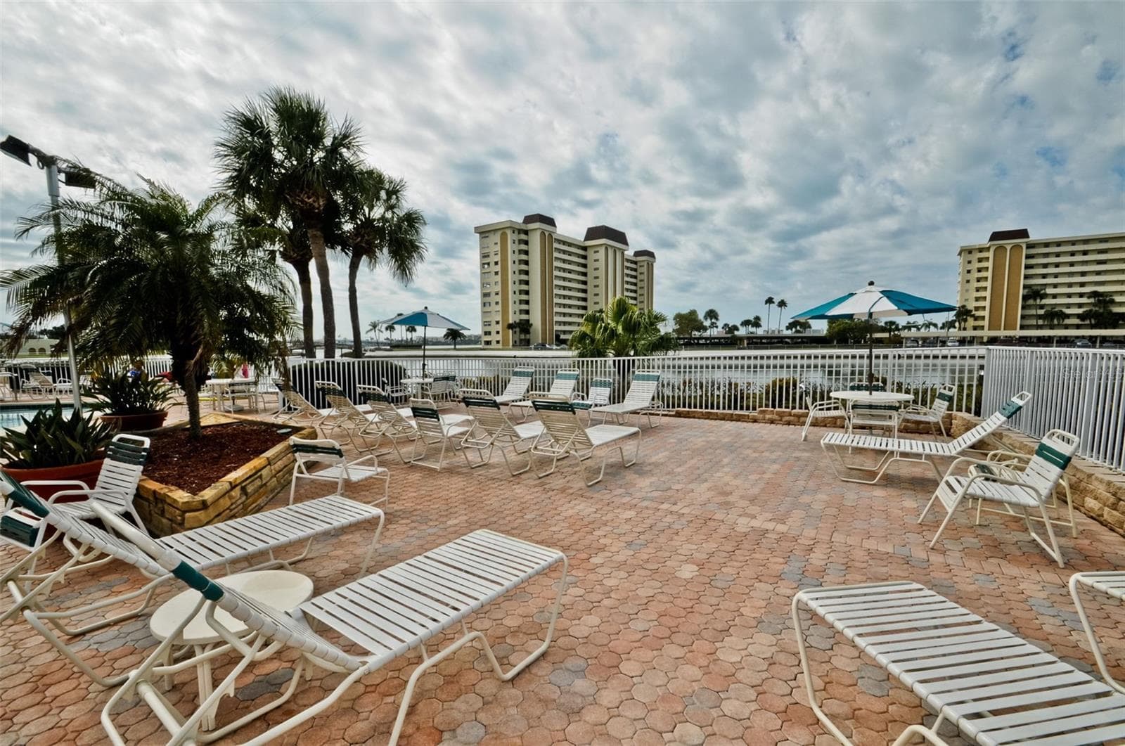 Condominium at 4575 COVE CIR #1003, ST PETERSBURG, photo 43 of 54