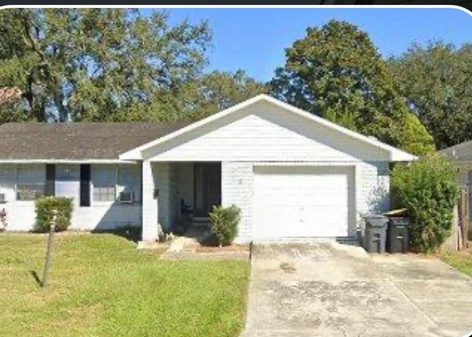 5 ROSEWOOD DR