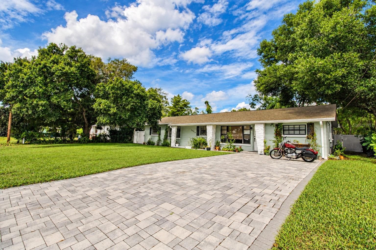Single Family Residence at 1204 E NORTH ST, TAMPA, photo 2 of 32